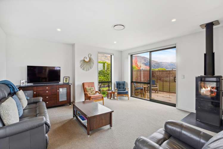 12 Sapphire Spring Rise_4