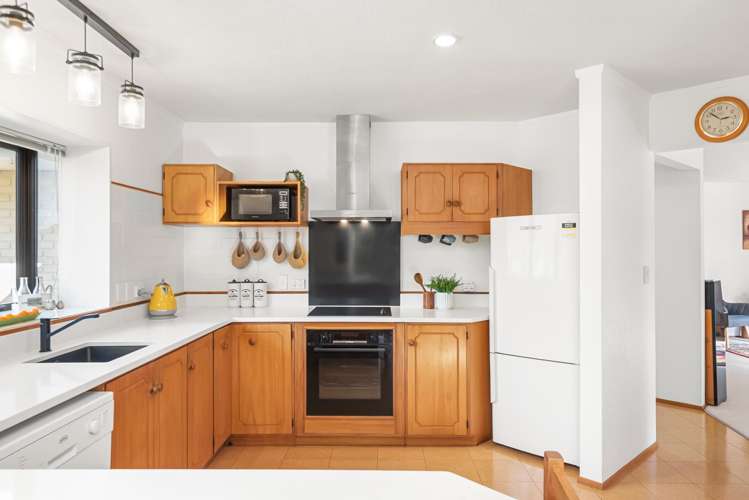 8 Runanga Grove Waikanae_3