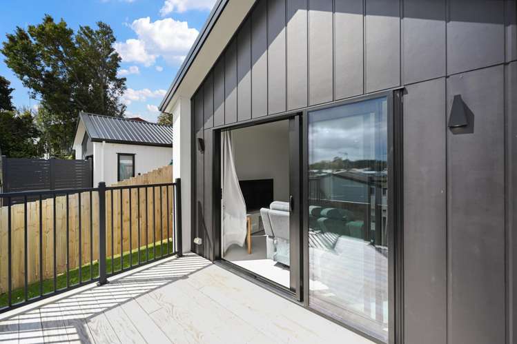 2/18 Church Road Pukete_13