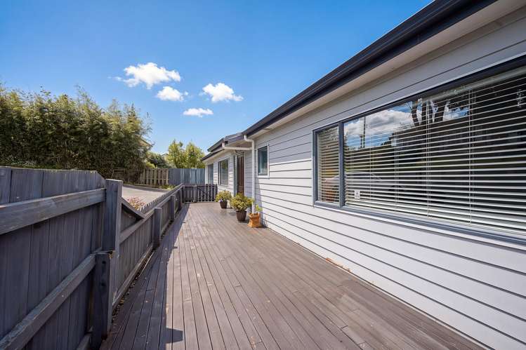 75 Kelman Road Kelston_12