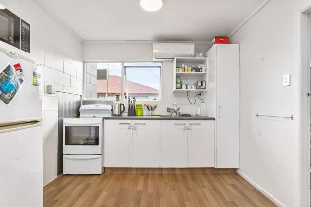 8/3 Tralee Place Hillcrest_2