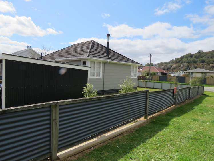 42 Main Street Reefton_11