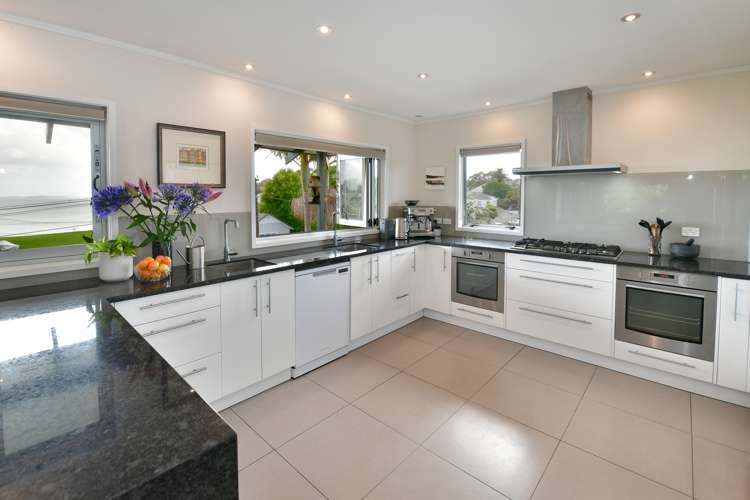 4 Claude Road Stanmore Bay_15