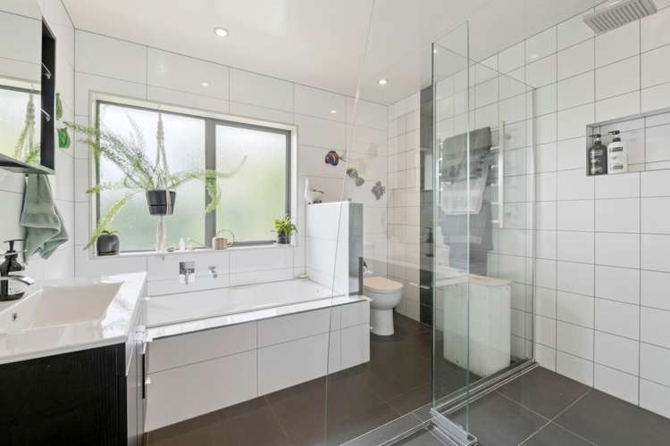 42 Urumaraki Avenue Helensville_24