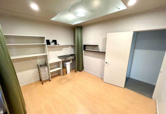 Unit 2/739 Whangaparaoa Road Stanmore Bay_3