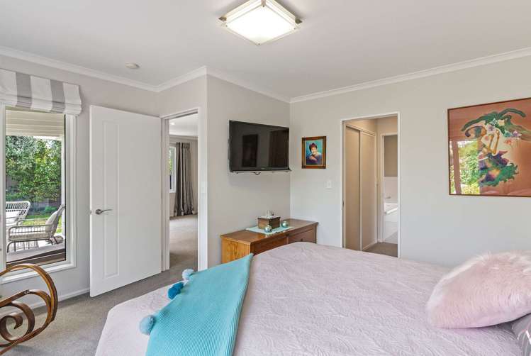 32 Sylvia Street Parklands_11