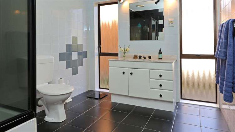 13 Vintage Drive Henderson_17