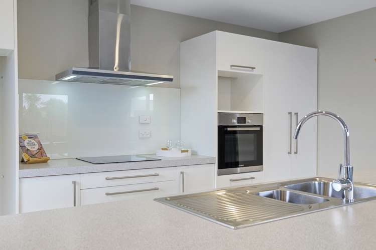 6 Eaton Place Lincoln_8