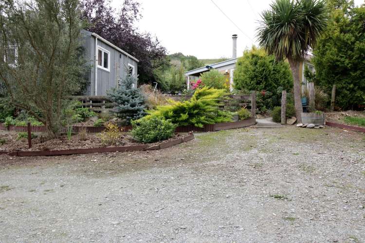 85 Lockharts Road Waitahuna_22