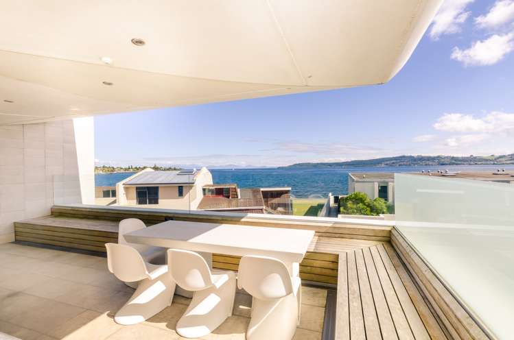 16/225 Lake Terrace Waipahihi_14