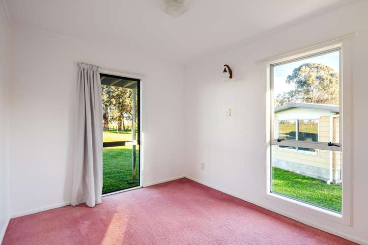 209 Browns Beach Road Muriwai_11