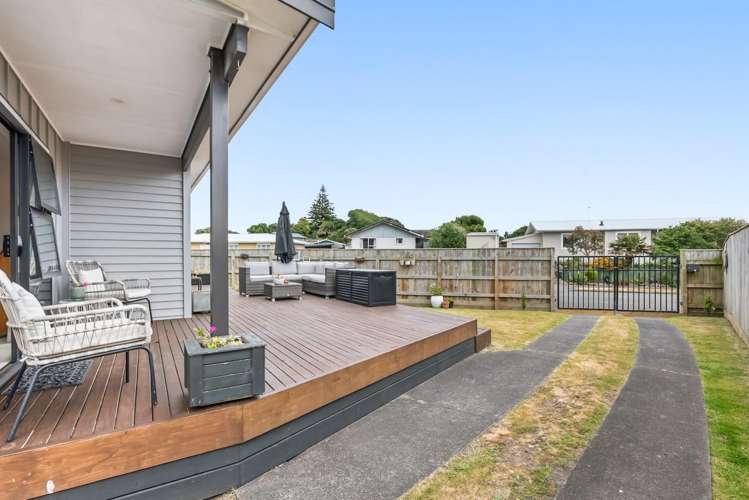 1 Colenso Place ōtaki Beach_22