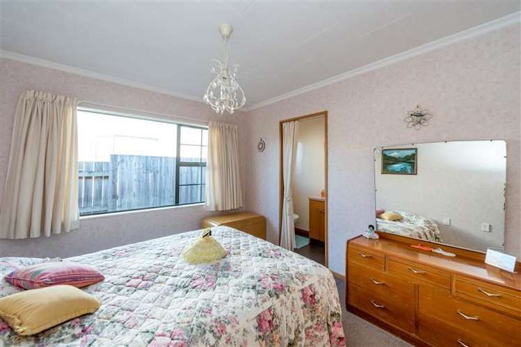 55 Olympus Way Richmond_10