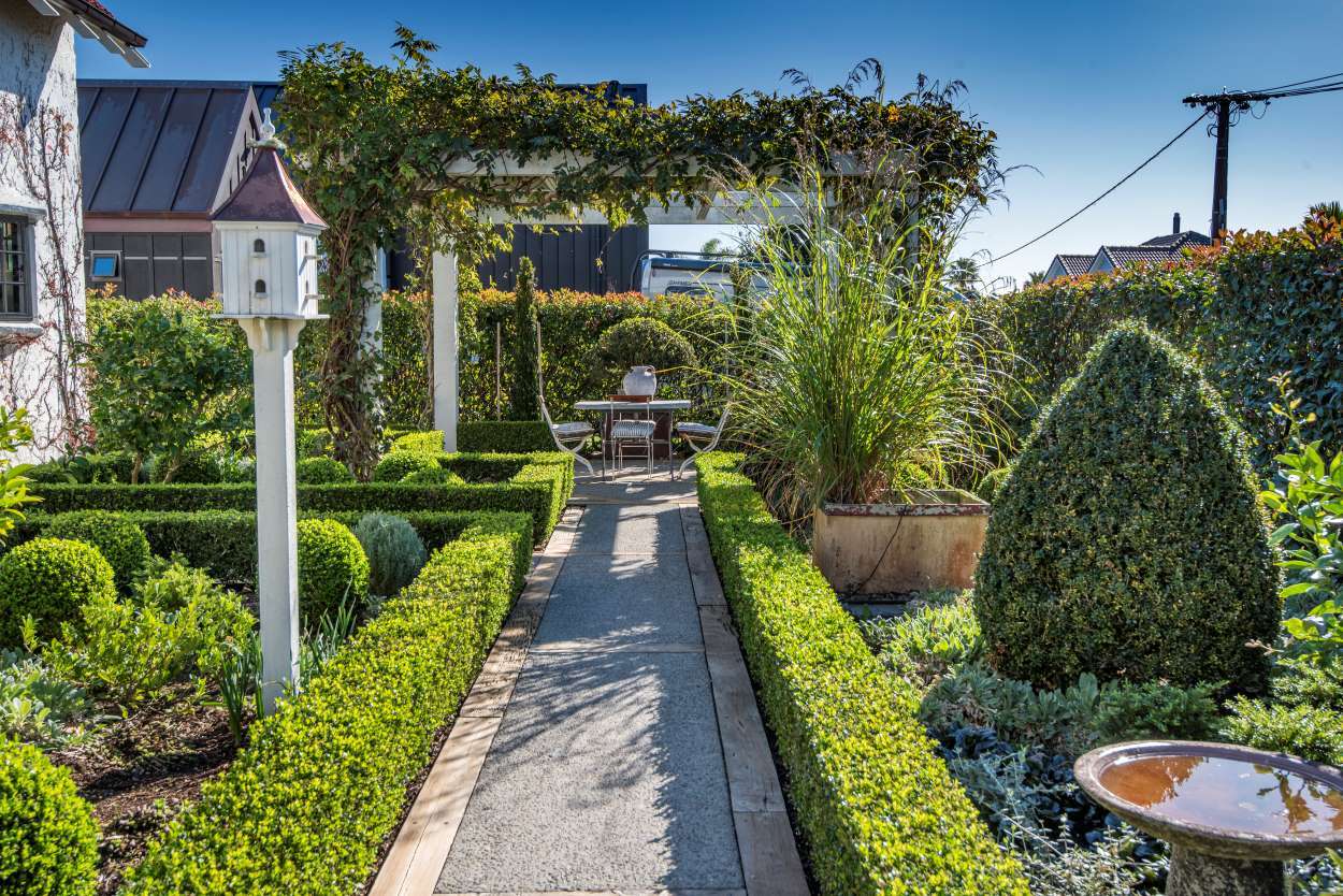 14 Rewiti Avenue in Takapuna, North Shore, Auckland
