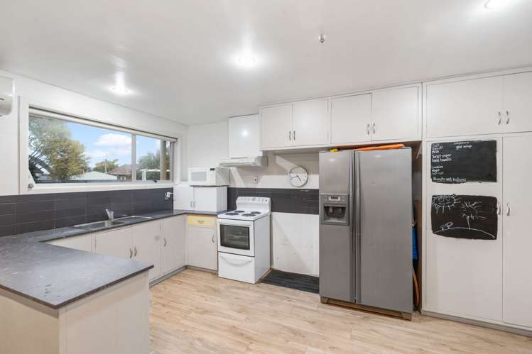 21 De Bloge Place Burwood_7