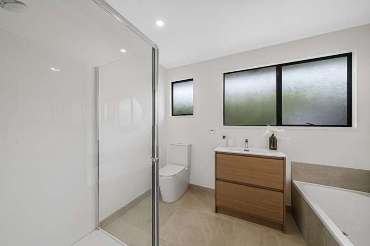 2a Barclay Place Burwood_12
