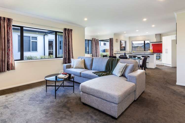 17 Noumea Drive Rangatira Park_3