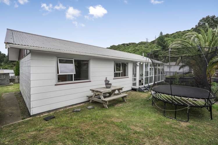 2 Ely Grove Wainuiomata_18