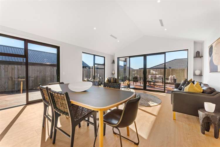 34 Greenway Crescent Richmond_9