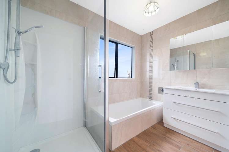 8 Thalia Place Totara Vale_10