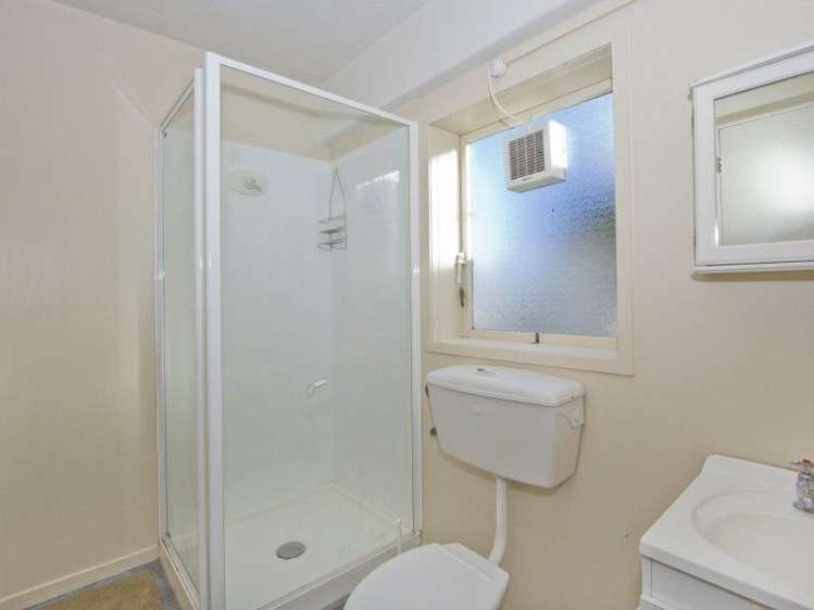 1/25 Britannia Street Petone_6