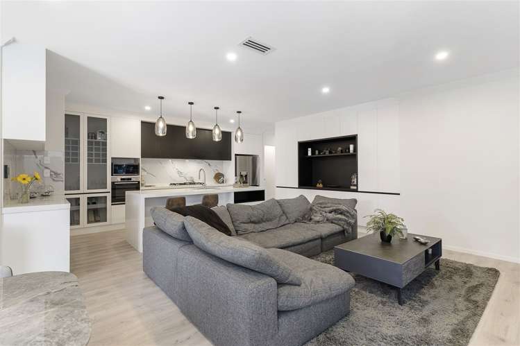 7 Heavenly Way Flat Bush_2