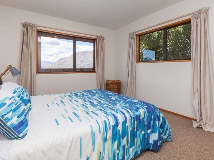 7a Caples Place Fernhill/Sunshine Bay_10