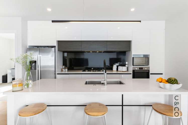 5 Byron Drury Way Riverhead_13