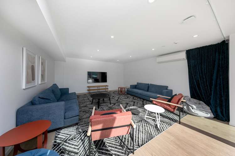 502/1817A Great North Road Avondale_17