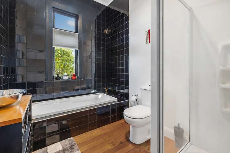 14 Garfield Avenue Roslyn_15