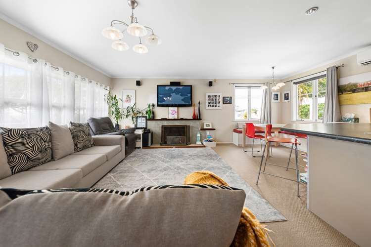 66 Tirimoana Road Te Atatu South_5