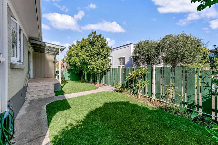 3/33 Tawhiri Road One Tree Hill_14