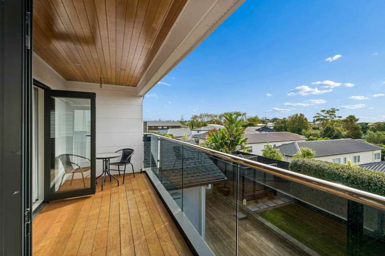 84 Intrepid Crescent Beachlands_17