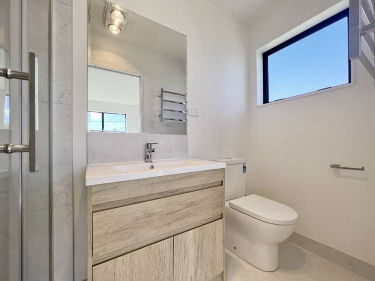 1/17 Rewarewa Road Te Atatu Peninsula_7