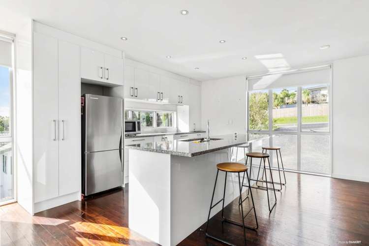 652 Beach Road Browns Bay_26