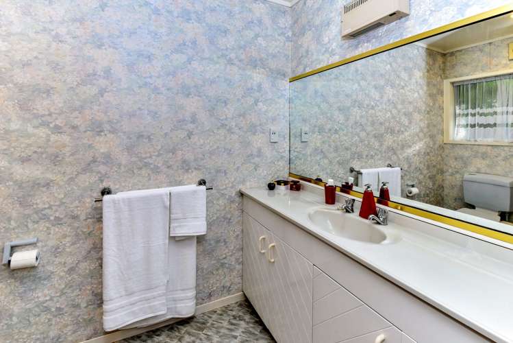 6 Moor Park Wattle Downs_16