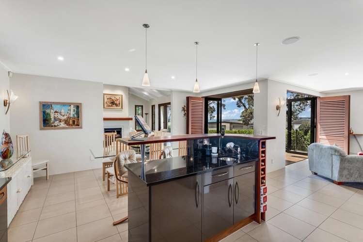 2 Glenoaks Rise Mellons Bay_21