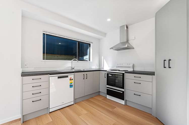 Units 1 and 2/10A Awanui Street Merrilands_6
