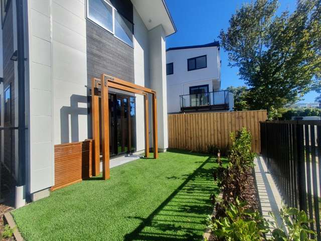 1/41 Kervil Avenue Te Atatu Peninsula_1