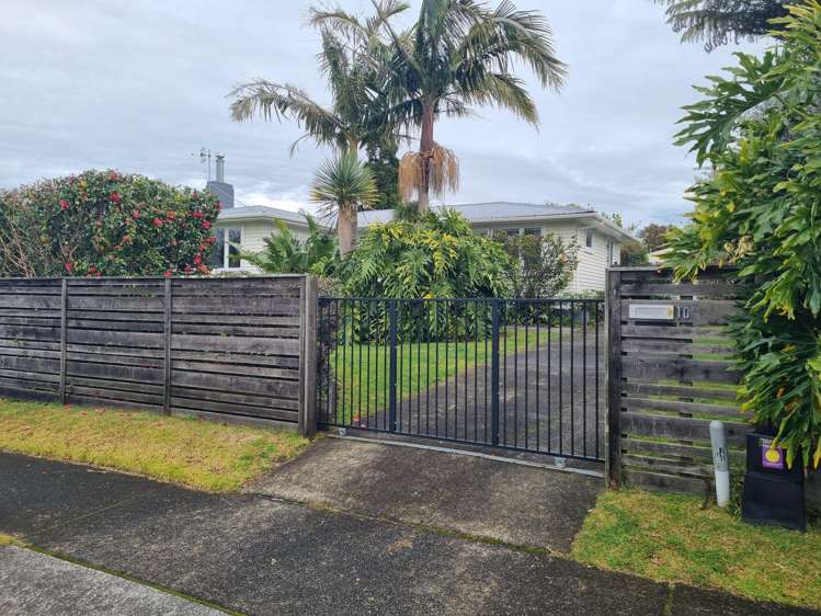 10 Bristol Avenue_0