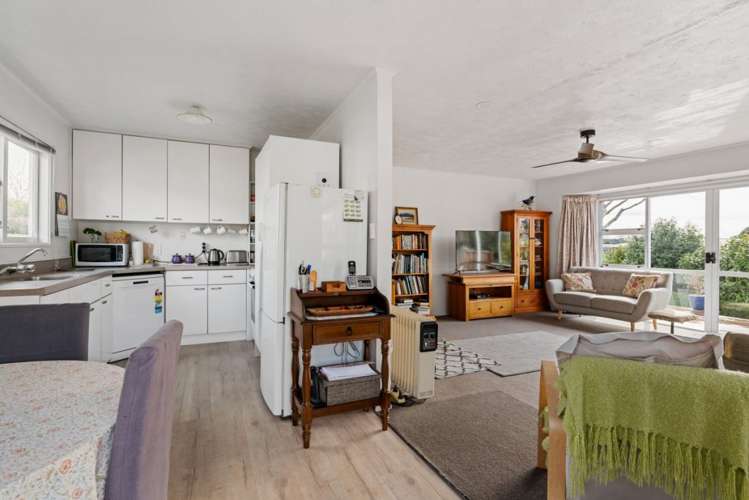 2 Shelley Crescent Stoke_6