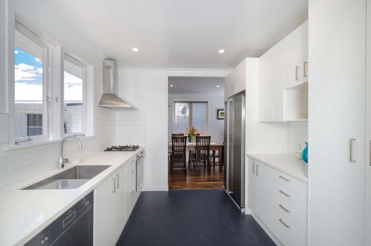 20 Tamariki Avenue Kelston_16