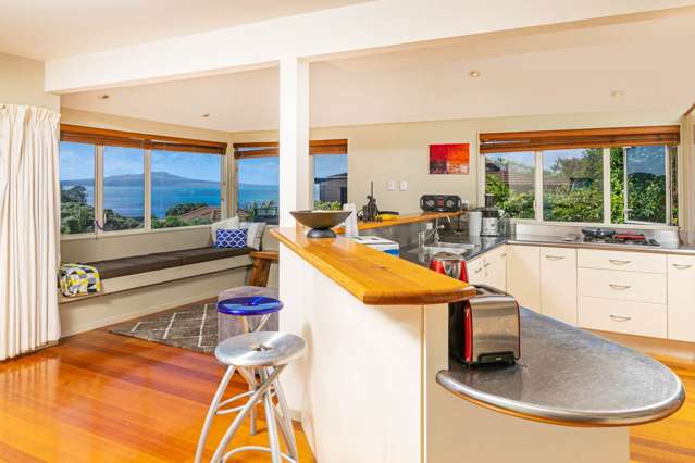 2/72 Beach Road Castor Bay_2