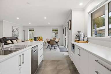 292 Lakes Boulevard_3