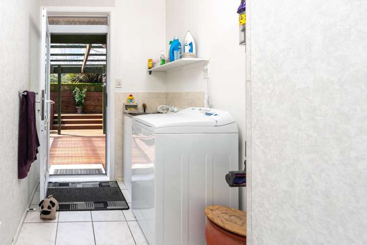 8 Boscobel Lane Tawa_17