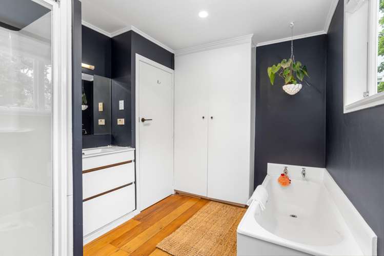 376 Taiapa Road Muriwai Beach_18