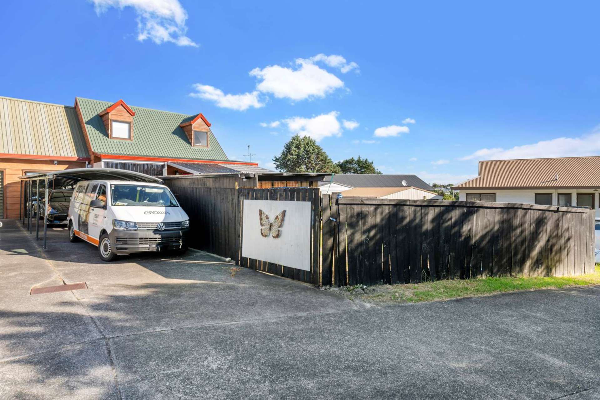 2/8 Leven Lane Totara Heights_0