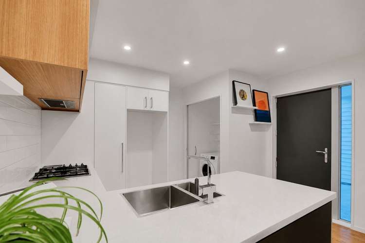 2/16 Hamill Road Halswell_3