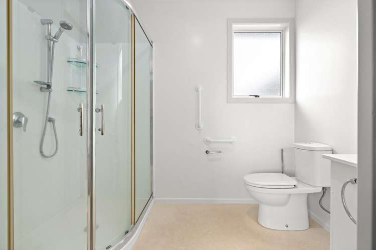 6 Forth Crescent Glenview_9