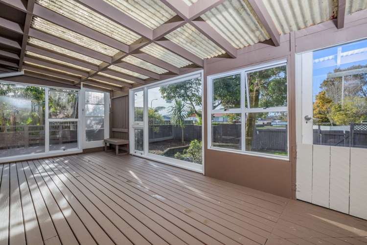 1 Surman Place Glen Eden_11